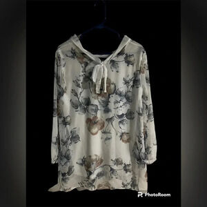 Brand new light floral dress with white liner